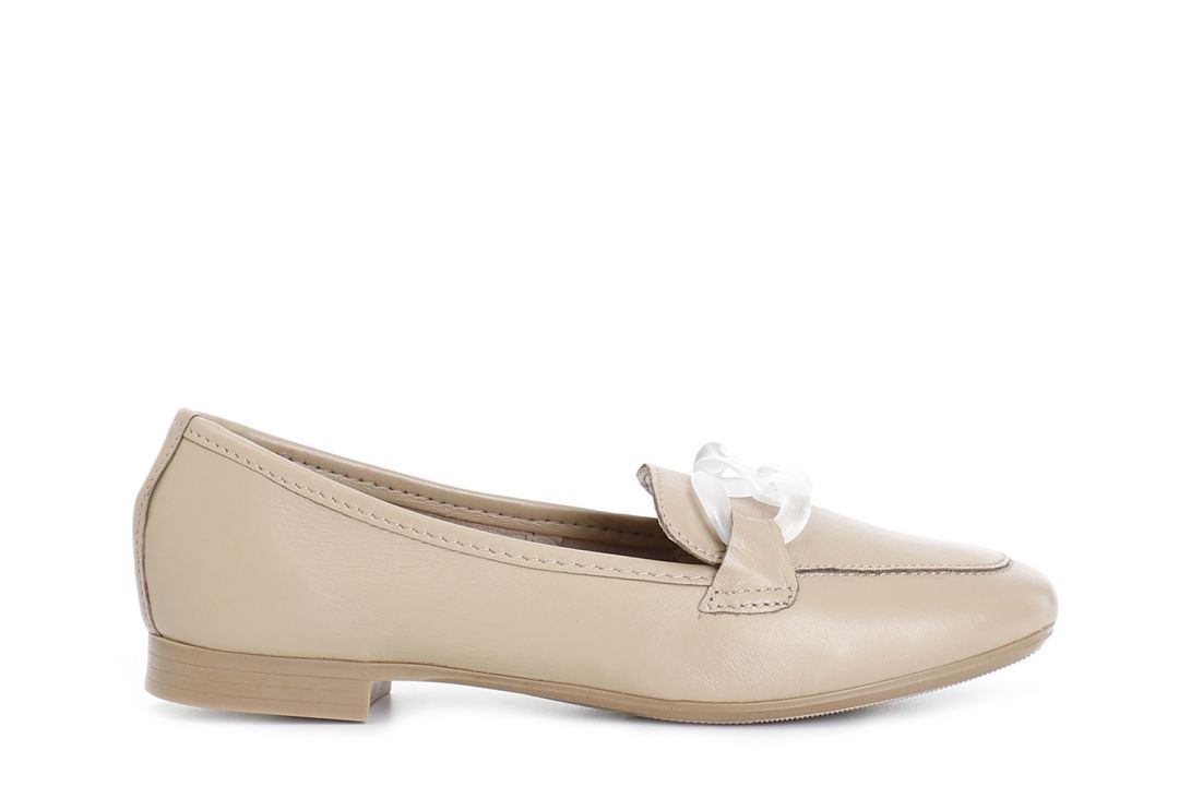 mocasines de piel con cadena taupe